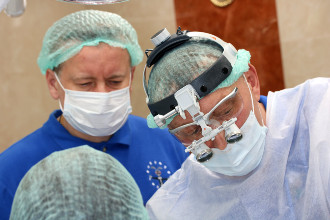 ход операции по протезированию